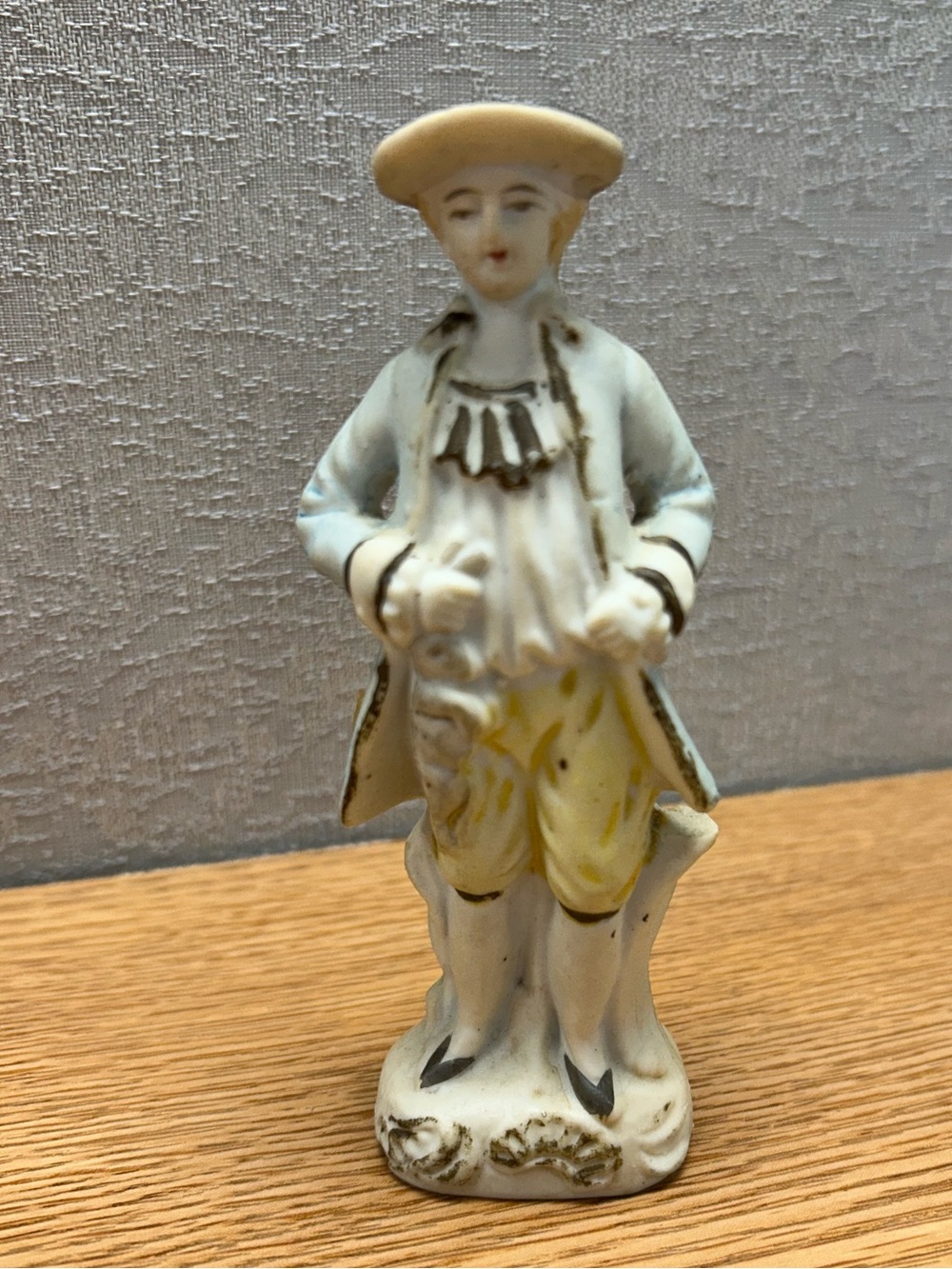 Occupied Japan Porcelain Figurine Colonial Gentleman